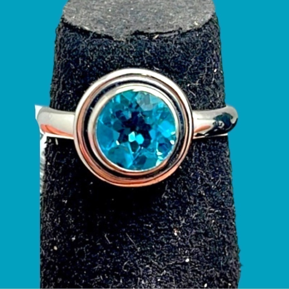 New Sterling silver ring blue zircon sz 6‎